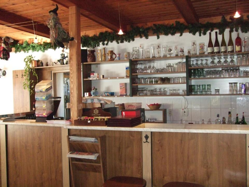Penzión Kardinál Velke Uherce Bagian luar foto
